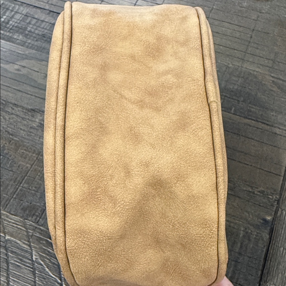 True Religion Shoulder Mini Purse Faux Faux Leather Suede Feel Camel Gold Tones - Picture 8 of 16